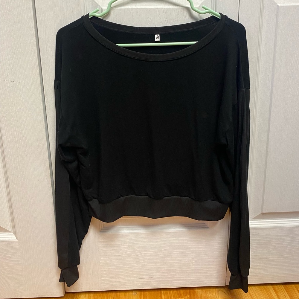 P’Tula Black Long Sleeve Crop Women’s t-Shirt, size Medium